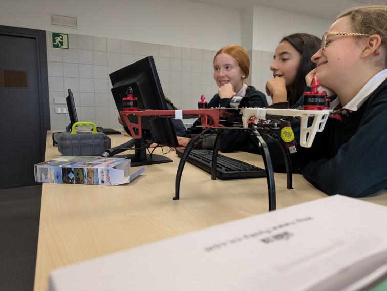 Estudiantes de 2º de ESO diseñan drones para salvar vidas ante accidentes laborales