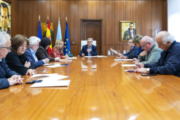 Reunión de la junta de gobierno de la Diputación de Ourense, encabezada por su presidente, Luis Menor