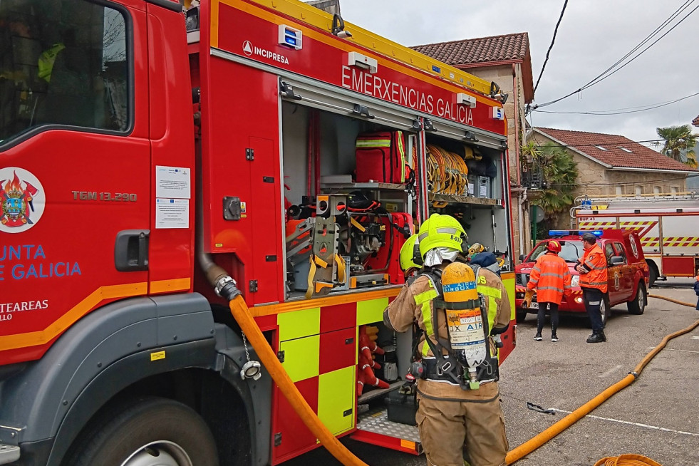 Los bomberos de Ponteareas en un apasada intervención