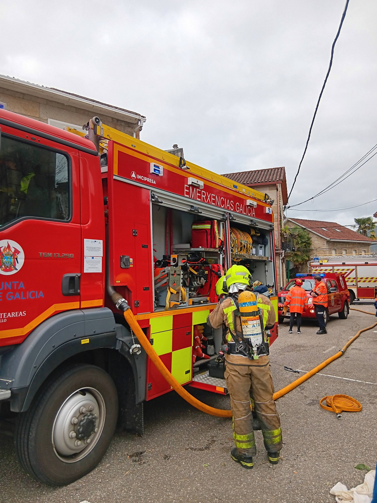Los bomberos de Ponteareas en un apasada intervenciu00f3n