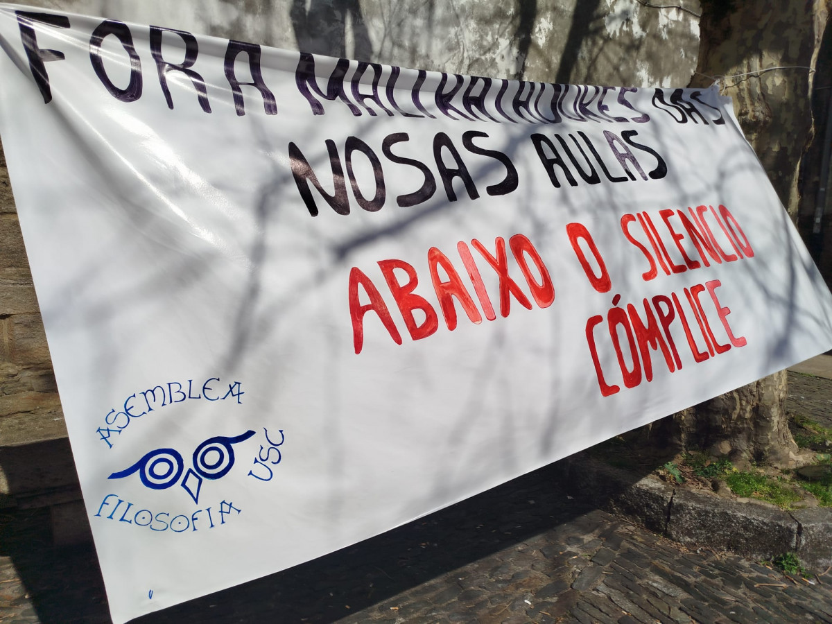 Pancarta de la movilizaciu00f3n contra el acoso en Filosofu00eda