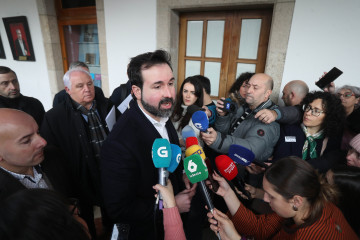 Archivo - El portavoz del PP en la Diputación de Lugo, Antonio Ameijide, atiende a los medios a su llegada a un pleno de la Diputación de Lugo, a 30 de diciembre de 2025, en Lugo, Galicia (España).