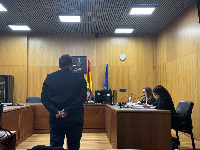 Un acusado de agredir sexualmente a una amiga ebria asegura tener consentimiento y ella insiste en que no recuerda nada en la Plaza número 2 de la Sección de lo Penal del Tribunal de Instancia de Ourense