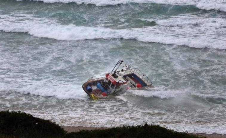 ​Fallece un hombre en el naufragio de una embarcación en Caión