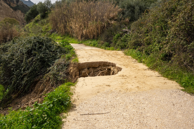 Imagen de la zona recreativa del río Corbones y del camino Arroyo Mujeres, afectadas seriamente por el temporal de hace dos semanas.  A 25 de febrero del 2026 en Villanueva de San Juan (Sevilla, España).