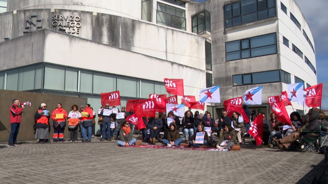 Sentada organizada por la CIG ante la Consellería de Sanidade, en Santiago, con motivo de la huelga convocada en atención primaria