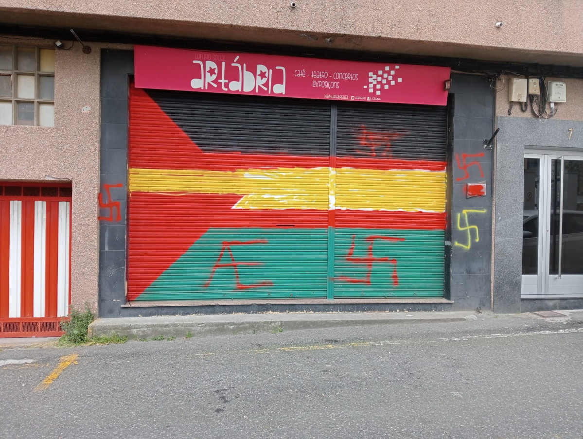 Vandalizan el local de la asociación cultural Artábria, a 28 de marzo de 2026.
