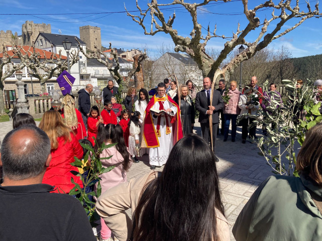 La Xunta reivindica la Semana Santa de Castro Caldelas como una 