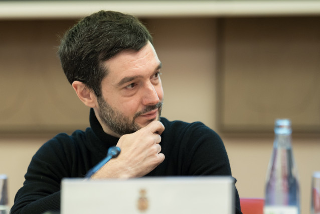 El ministro de Derechos Sociales, Consumo y Agenda 2030, Pablo Bustinduy, durante una jornada sobre la regularización de la publicidad de alimentos no saludables, en el Congreso, a 2 de marzo de 2026, en Madrid (España). Bajo el lema ‘Comer sano no es un