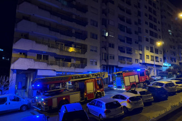 Imagen del despliegue de servicios de emergencia en el lugar de los hechos.