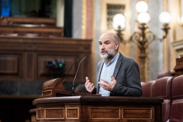 El diputado del BNG Néstor Rego interviene durante una sesión plenaria, en el Congreso de los Diputados, a 26 de marzo de 2026, en Madrid (España). El Congreso celebra hoy un pleno extra para acoge