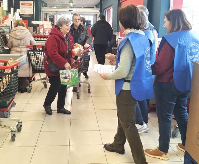 Imagen de voluntarias en el Zampakilos Solidario.