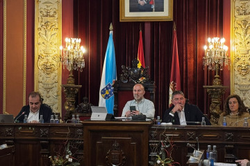 El alcalde de Ourense, Gonzalo Pérez Jácome, preside la sesión plenaria en el Ayuntamiento de Ourense