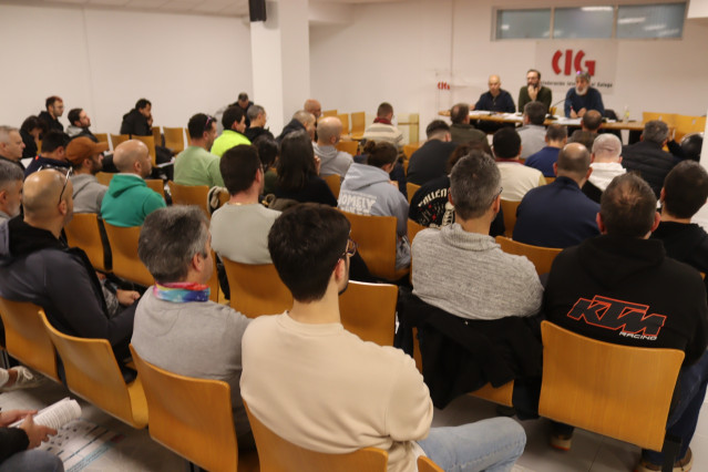 Imagen de la asamblea en Vigo.