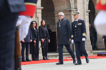 La presidenta de la Diputación de Lugo, Carmela López, junto a otras autoridades, participa en un encuentro con la Armada de Ferrol