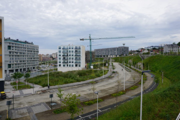 Archivo - Construcción de viviendas en A Coruña.