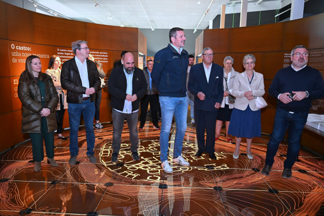 El conselleiro de Cultura, Lingua e Xuventude, José López Campos, en el Parque Arqueolóxico da Cultura Castrexa.
