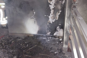 Incendio en la última planta de un edificio de Negreira (A Coruña), a 1 de abril de 2026.