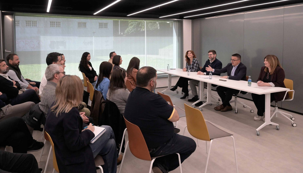 El Conselleiro De Emprego, Comercio E Emigración, José González, Participa En Un Encuentro Sobre Polos De Emprendimiento