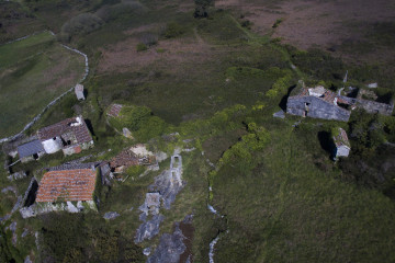 Imagen aérea de la aldea de Candelago, en Ponteceso