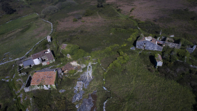Imagen aérea de la aldea de Candelago, en Ponteceso