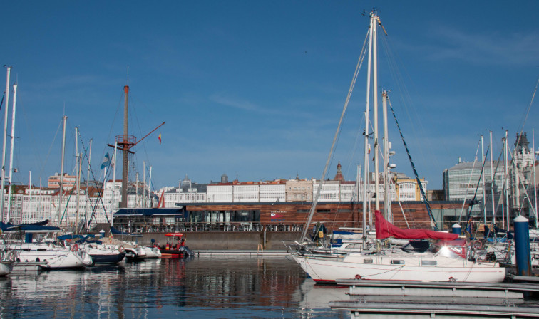 Rescatan el cadáver de un hombre en el puerto de A Coruña esta mañana