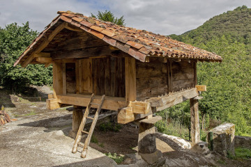 Archivo - Cultura convoca unas jornadas internacionales en Liébana con los hórreos como protagonistas