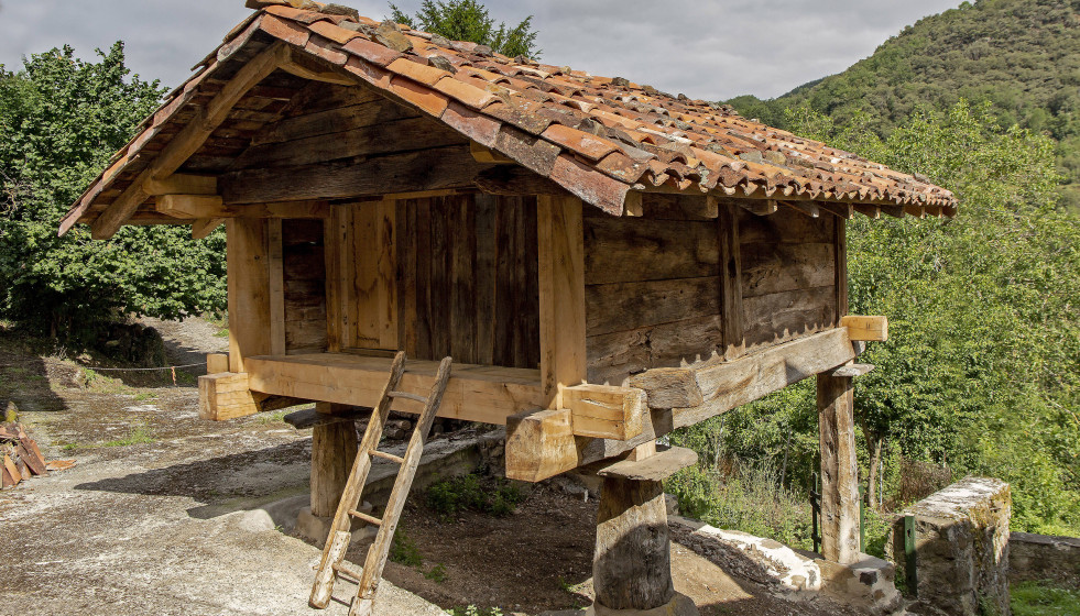 Archivo - Cultura convoca unas jornadas internacionales en Liébana con los hórreos como protagonistas