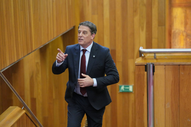 El portavoz del PSG-PSOE, José Ramón Gómez Besteiro, durante el Debate sobre el Estado de la Autonomía, a 8 de abril de 2026, en Santiago de Compostela, A Coruña, Galicia (España). El Gobierno  gallego se enfrenta al Debate sobre el Estado de la Autonomía
