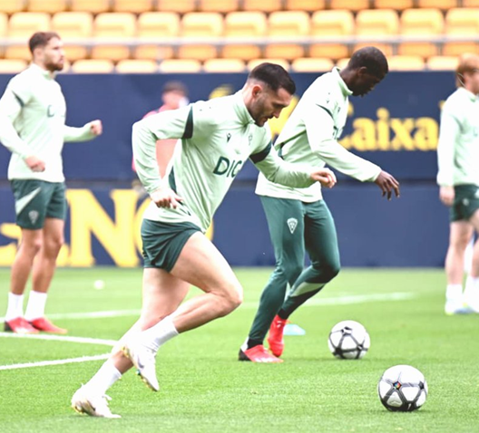 Lucas Pérez vuelve del retiro hecho un chaval: 