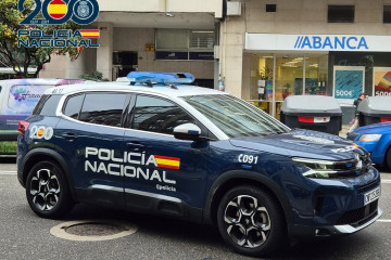 Vehículo de la Policía Nacional en Vigo.