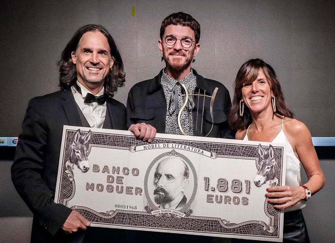 Entrega del premio de 2025 de Poesu00eda Viva a Samuel Merino