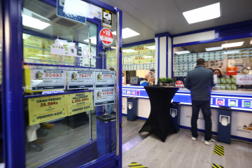 Archivo - Administración de Loterías de San Lorenzo de El Escorial, situada en Calle del Rey 22, que han vendido 13 series del número 77.715 correspondiente a un Quinto Premio del Sorteo Extraordin