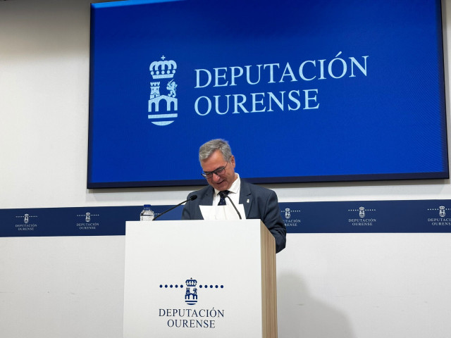 El presidente de la Diputación de Ourense, Luis Menor, da cuenta de los asuntos aprobados en junta de gobierno provincial
