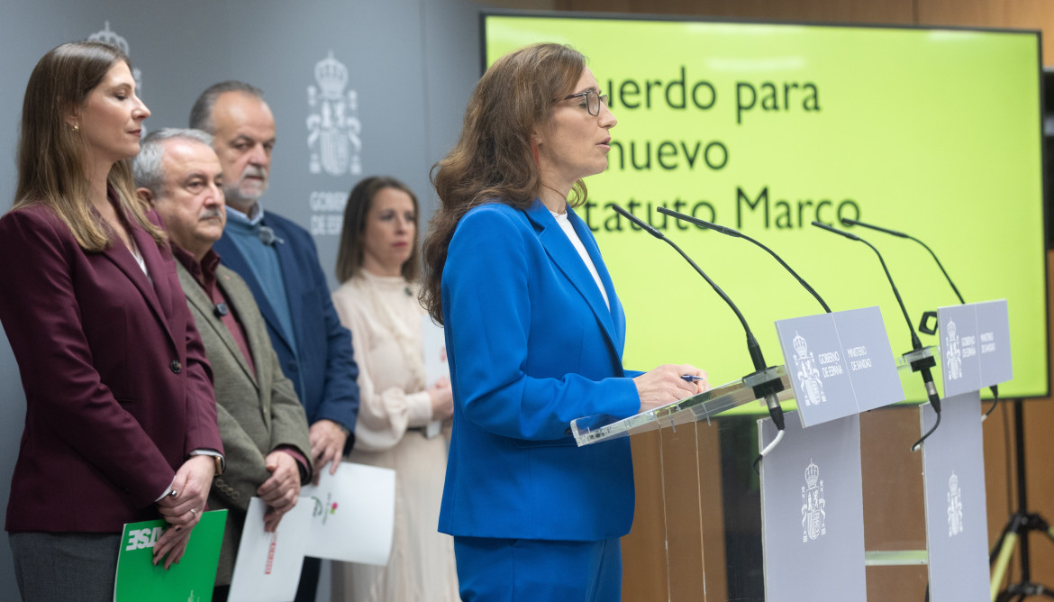 Archivo - La ministra de Sanidad, Mónica García, ofrece una rueda de prensa tras una reunión con organizaciones sindicales de los Servicios de Salud, en el Ministerio de Sanidad, a 26 de enero de 2