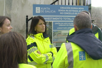 Archivo - La conselleira de Vivenda e Planificación de Infraestruturas, María Martínez Allegue, durante la visita.