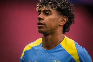 Lamine Yamal entrenando en en Metropolitano en una imagen del FC Bacelona