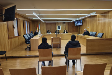 Dos acusados de agresión sexual protagonizan un altercado en la Audiencia de Lugo al querer cambiar de abogado