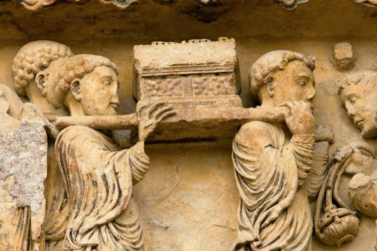 Traslado de las reliquias de San Benito en una imagen de la Abadía de Fleury