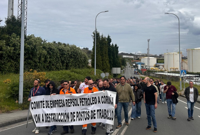 Movilización de personal de la refinería de Repsol en A Coruña