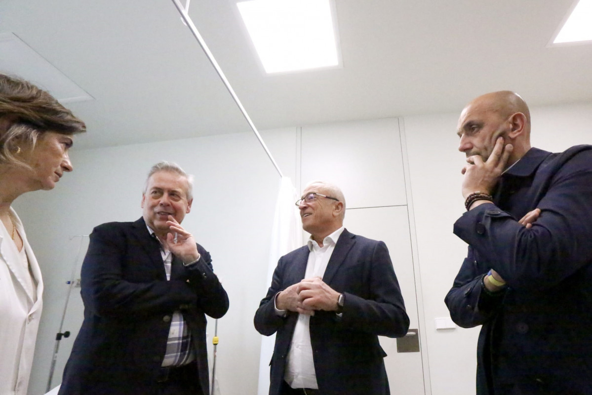 El conselleiro de Sanidade, Antonio Gómez Caamaño,  visita el centro de salud de O Porriño (Pontevedra).