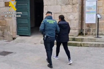 Detenida una trabajadora a domicilio por robar y vender joyas de vecinos a los que atendía en O Carballiño (Ourense)