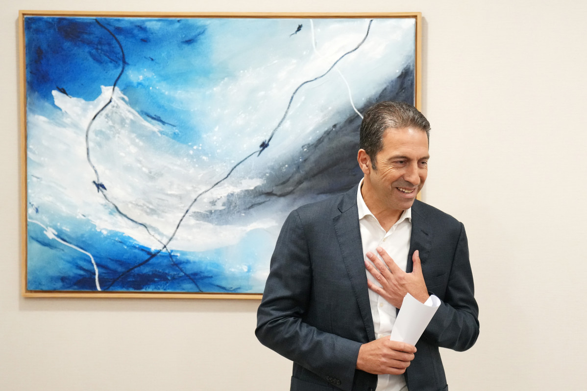 El exconselleiro de Mar Alfonso Villares comparece ante los medios para ofrecer una declaración pública.