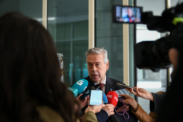 El conselleiro de Sanidade, Antonio Gómez Caamaño, en declaracione a los medios. Santiago de Compostela