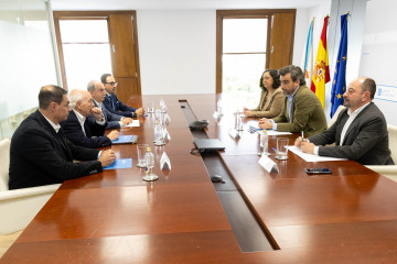 El conselleiro de Presidencia, Diego Calvo, en una nueva reunión sobre rutas aéreas