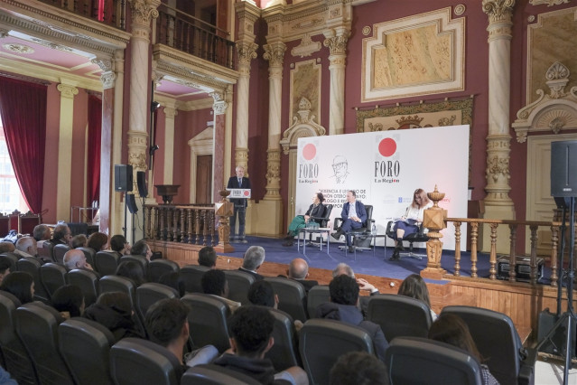 El presidente del Parlamento de Galicia, Miguel Santalices, en un acto de homenaje a Ramón Otero Pedrayo en Ourense.