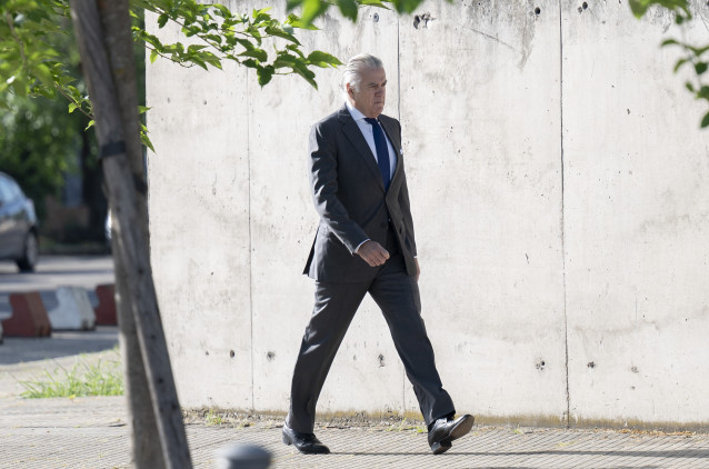 El extesorero del PP, Luis Bárcenas, a su llegada a la Audiencia Nacional, a 20 de abril de 2026, en San Fernando, Madrid (España). El caso Kitchen investiga la presunta operación del Ministerio del Interior para sustraer información sensible al extesorer