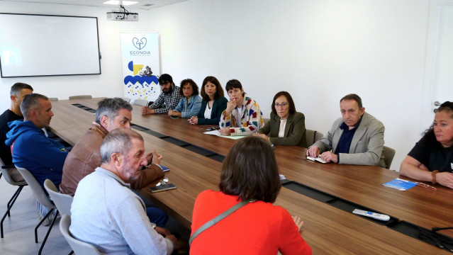 Reunión de la líder del BNG, Ana Pontón, con la cofradía de Noia