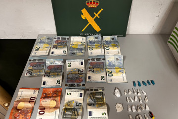 Investigado un vecino de Bueu por tráfico de drogas tras interceptarle cocaína y heroína en el coche