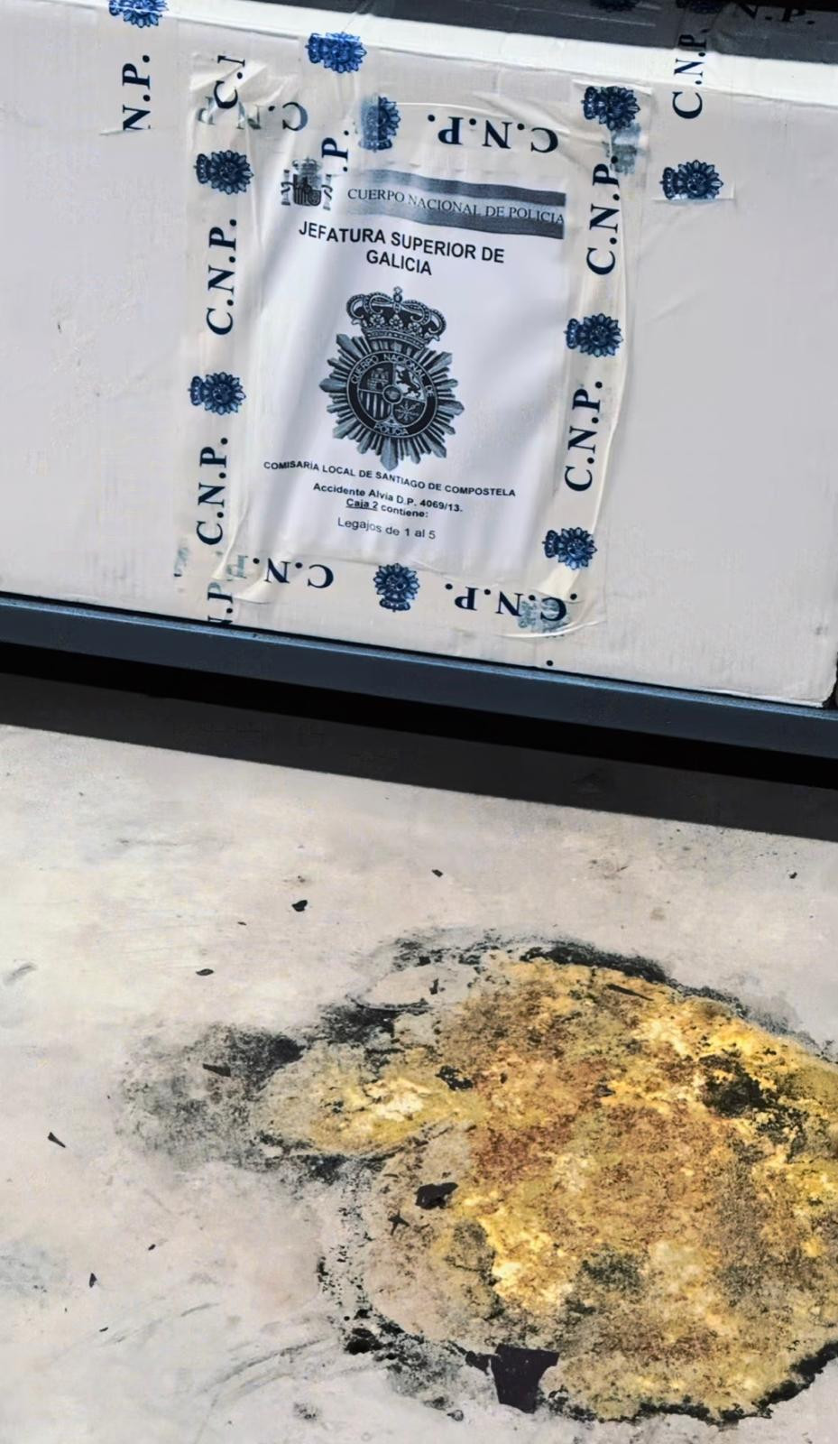 Humedades en el archivo judicial de Santiago en una foto de Alternativas na Xustiza